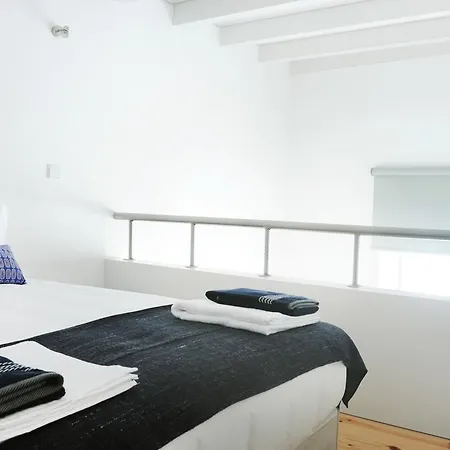 Lovely Mezzanine In With Free Parking Porto