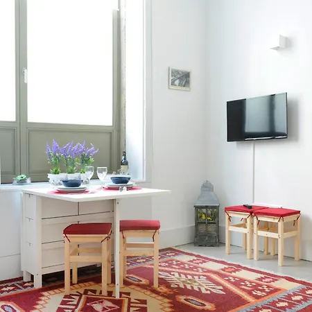 דירה Lovely Mezzanine In With Free Parking