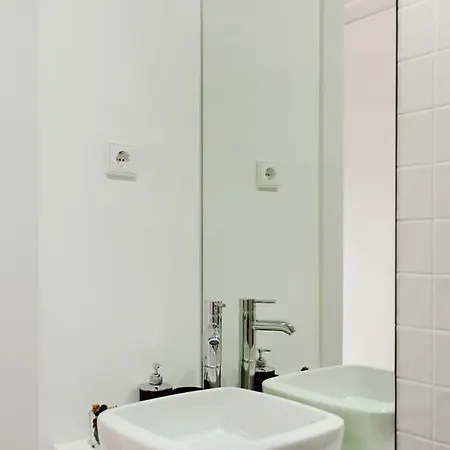 Lovely Mezzanine In With Free Parking Lejlighed Porto