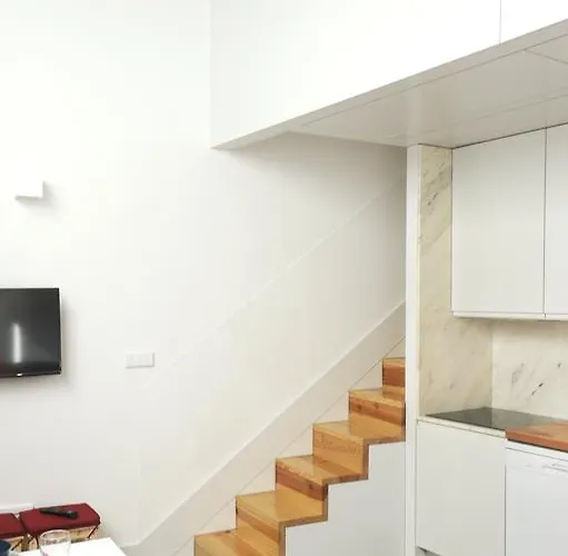 Lovely Mezzanine In With Free Parking Apartamento Oporto