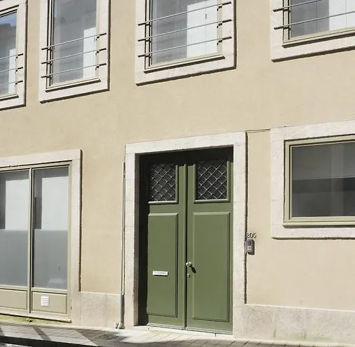 Lovely Mezzanine In With Free Parking *