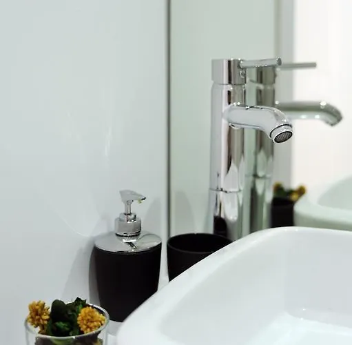 Lovely Mezzanine In With Free Parking Πόρτο