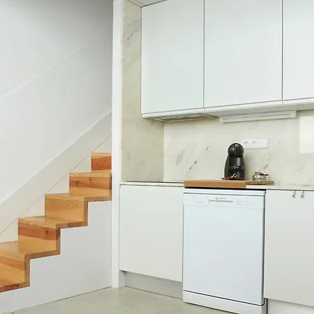 Διαμέρισμα Lovely Mezzanine In With Free Parking *