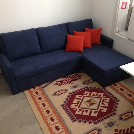 Lovely Mezzanine In With Free Parking Lägenhet *